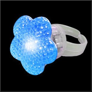 Bague lumineuse clignotante à led - Modèle Trèfle