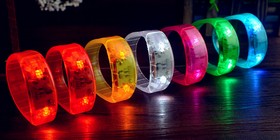 Bracelet lumineux à Leds réactif aux sons